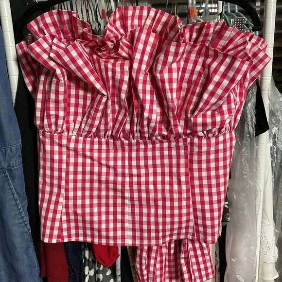 New York & Company Red and White Ruffled Blouse with Versatile Bow Tie. Size XL - Picture 2 of 6